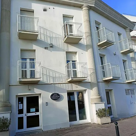 Ariston Imperial Hotel 3*