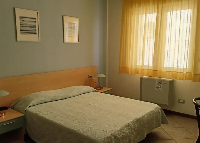 Ariston Imperial فندق 3*