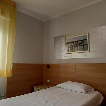 Ariston Imperial Отель Порто-Гарибальди