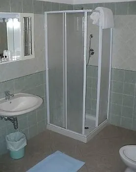 Ariston Imperial Hotell 3*