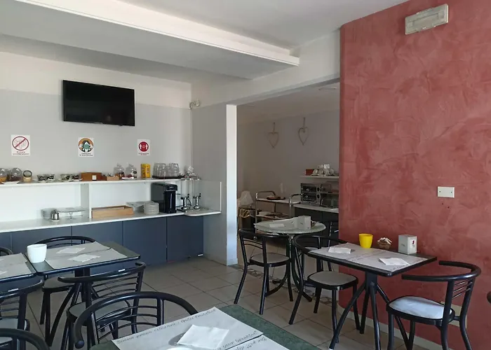 Ariston Imperial מלון 3*