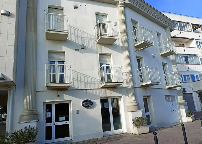 Ariston Imperial Hotel 3*