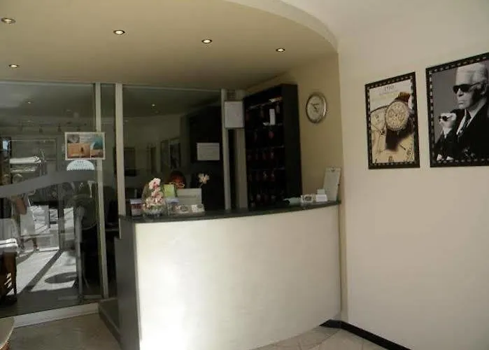 Ariston Imperial מלון 3*